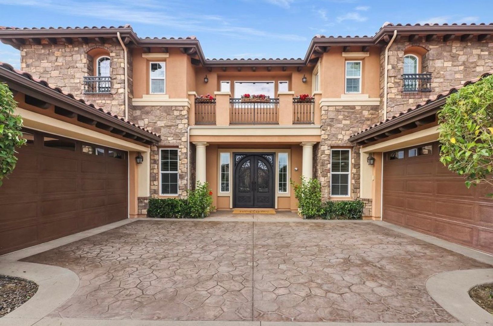 7305 Augusta Dr - Moorpark - California - 5 bed, 6 bath rental property