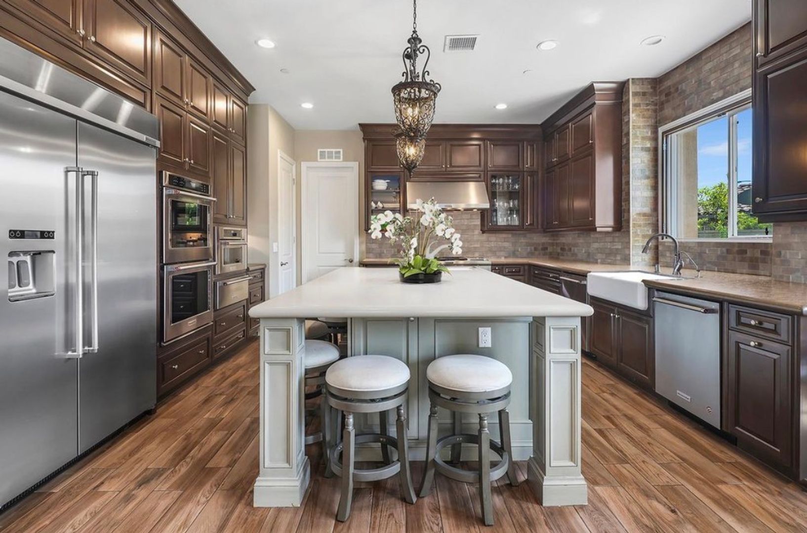 7305 Augusta Dr - Moorpark - California - 5 bed, 6 bath rental property