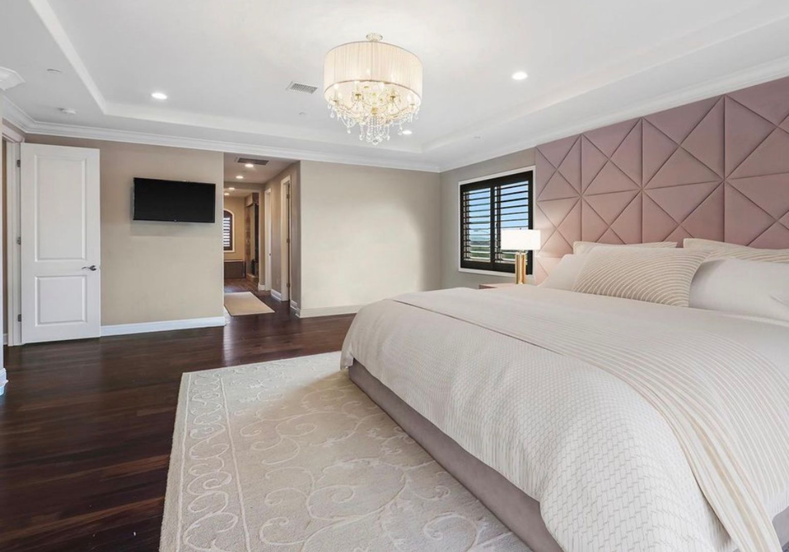 7305 Augusta Dr - Moorpark - California - 5 bed, 6 bath rental property