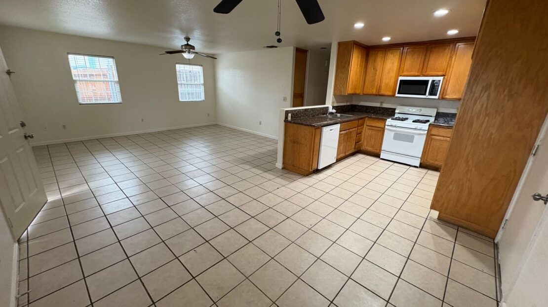 7513 Addison Way - Sacramento - California - 3 bed, 2 bath rental property