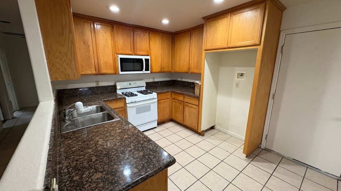 7513 Addison Way - Sacramento - California - 3 bed, 2 bath rental property