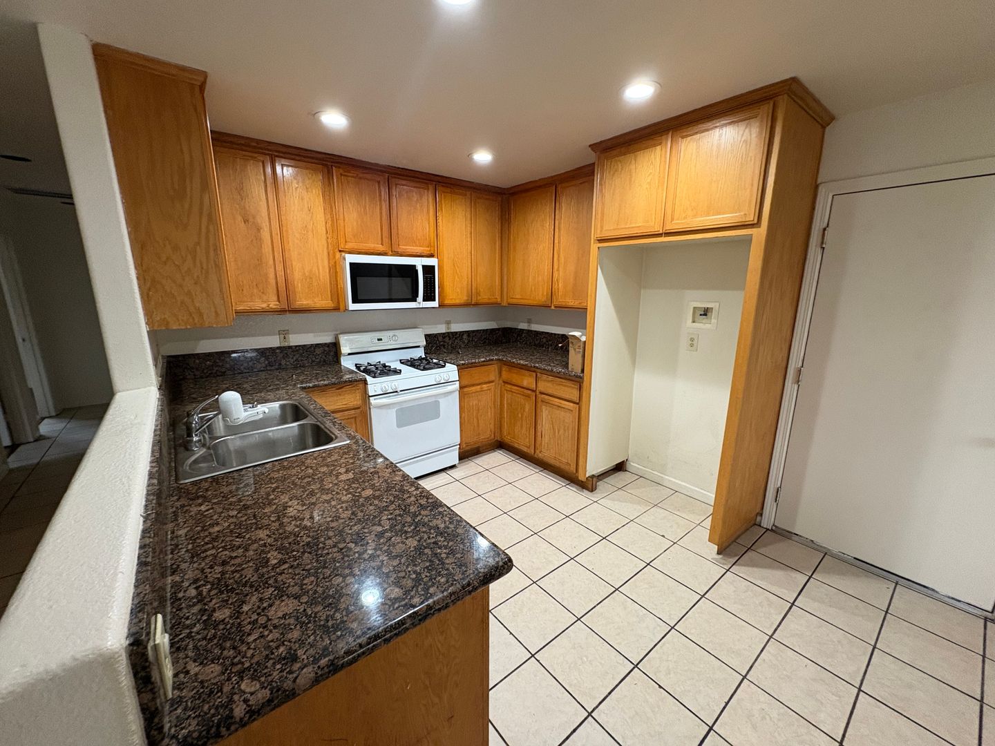 7513 Addison Way - Sacramento - California - 3 bed, 2 bath rental property
