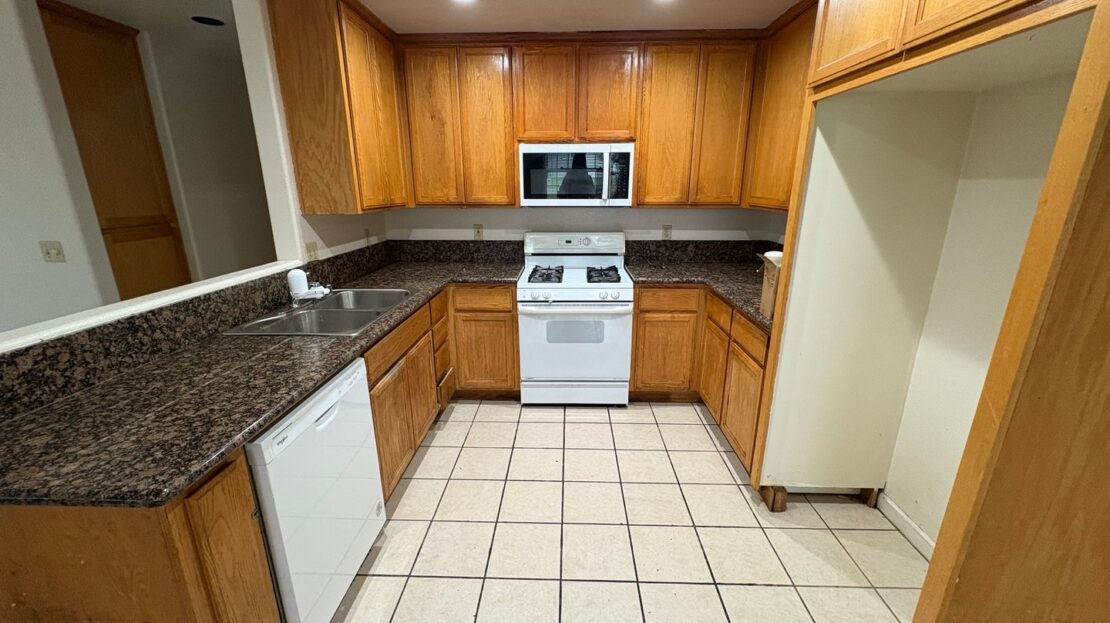 7513 Addison Way - Sacramento - California - 3 bed, 2 bath rental property