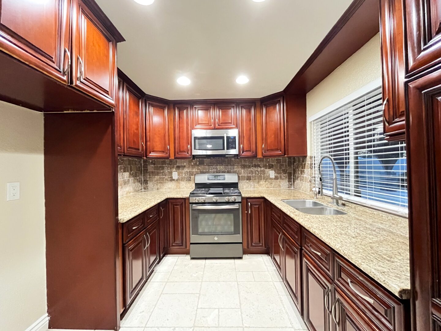 7640 Date Ave - Fontana - California - 3 bed, 2 bath rental property