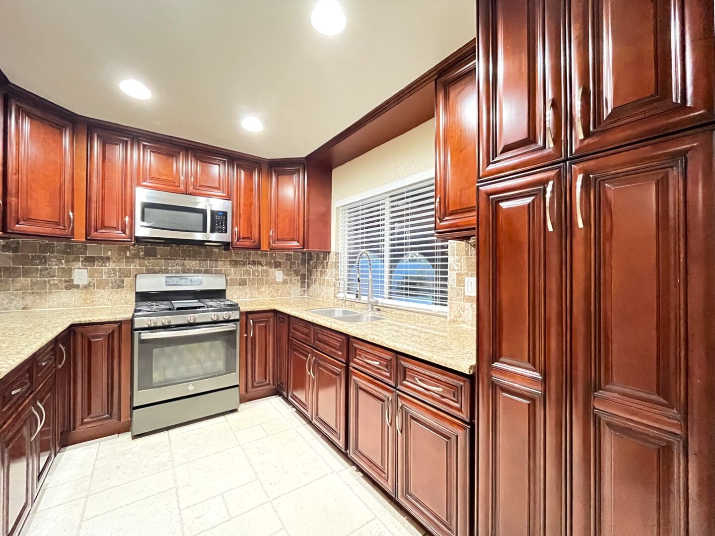 7640 Date Ave - Fontana - California - 3 bed, 2 bath rental property