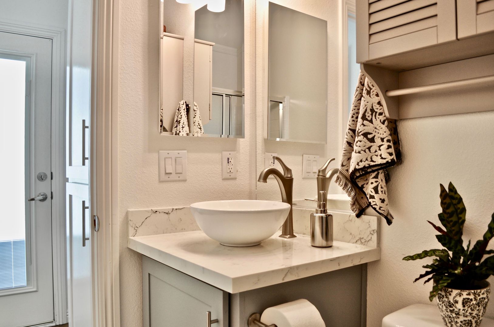 7697 Torrem St. - La Mesa - California - 2 bed, 1 bath rental property