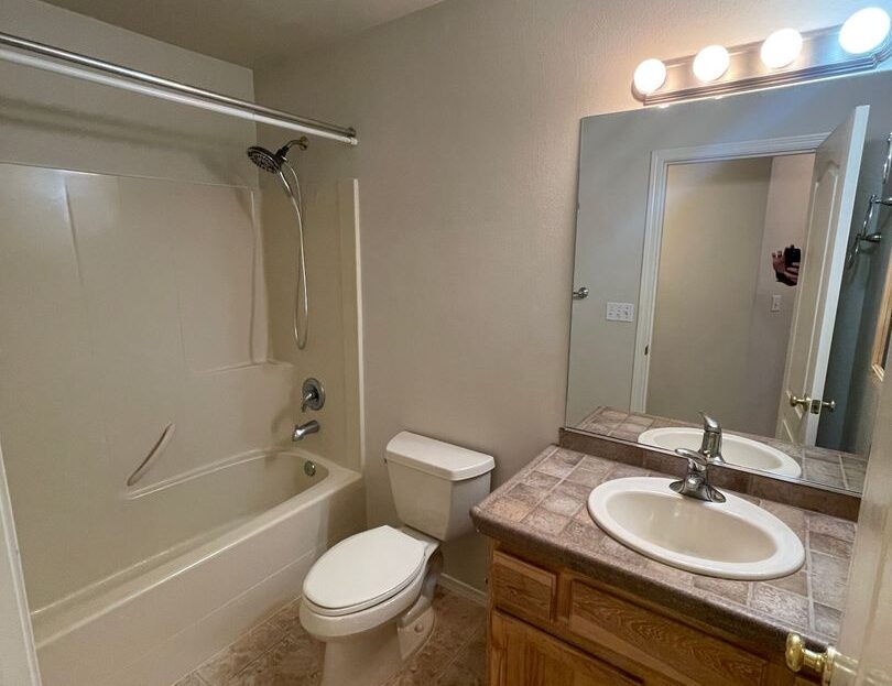 860 NE Quince Ave - Redmond - Oregon - 3 bed, 2 bath rental property