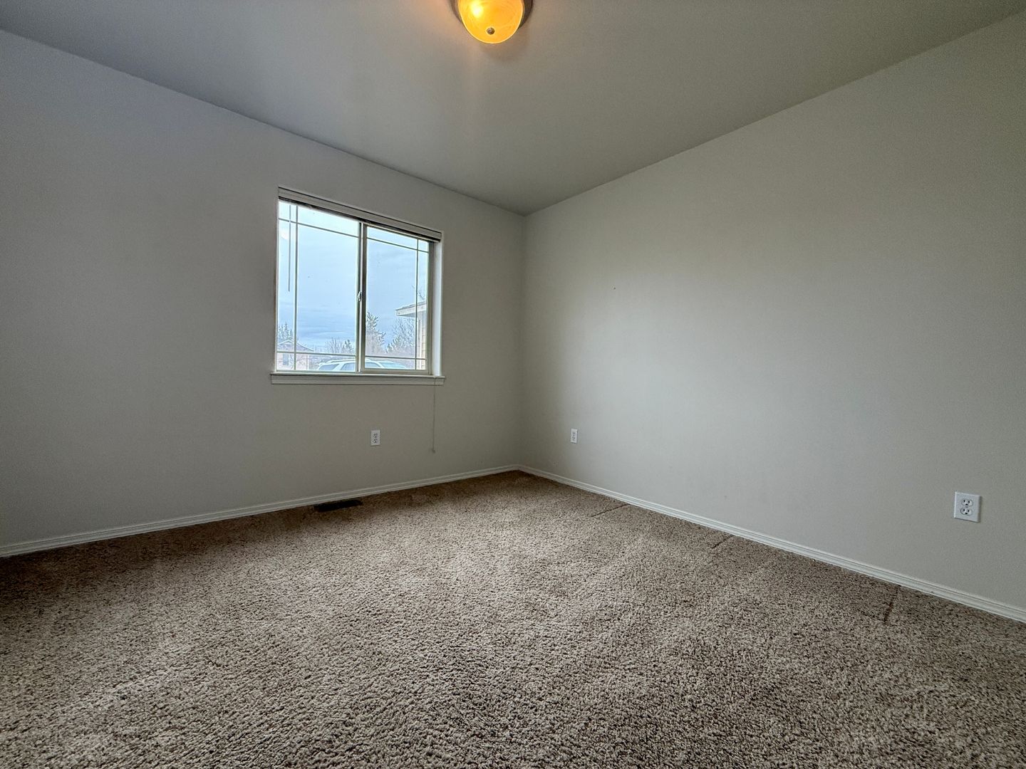 860 NE Quince Ave - Redmond - Oregon - 3 bed, 2 bath rental property