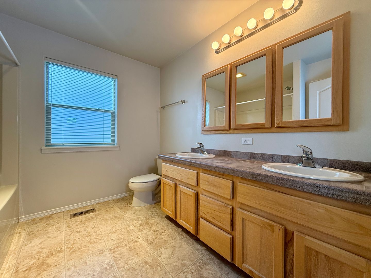 860 NE Quince Ave - Redmond - Oregon - 3 bed, 2 bath rental property