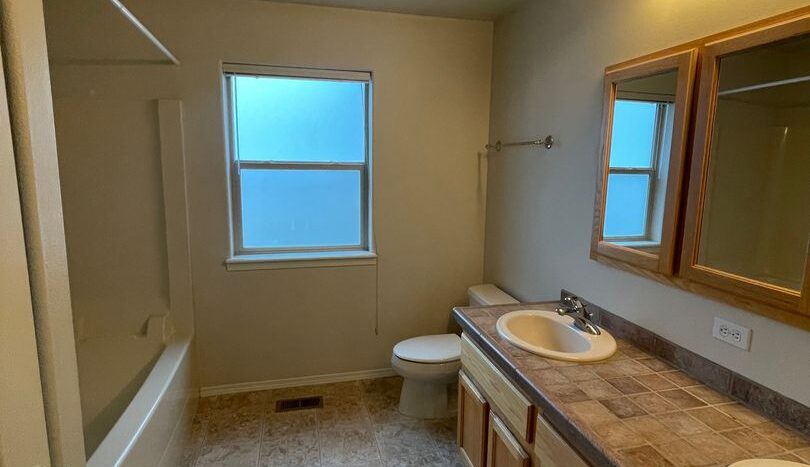 860 NE Quince Ave - Redmond - Oregon - 3 bed, 2 bath rental property