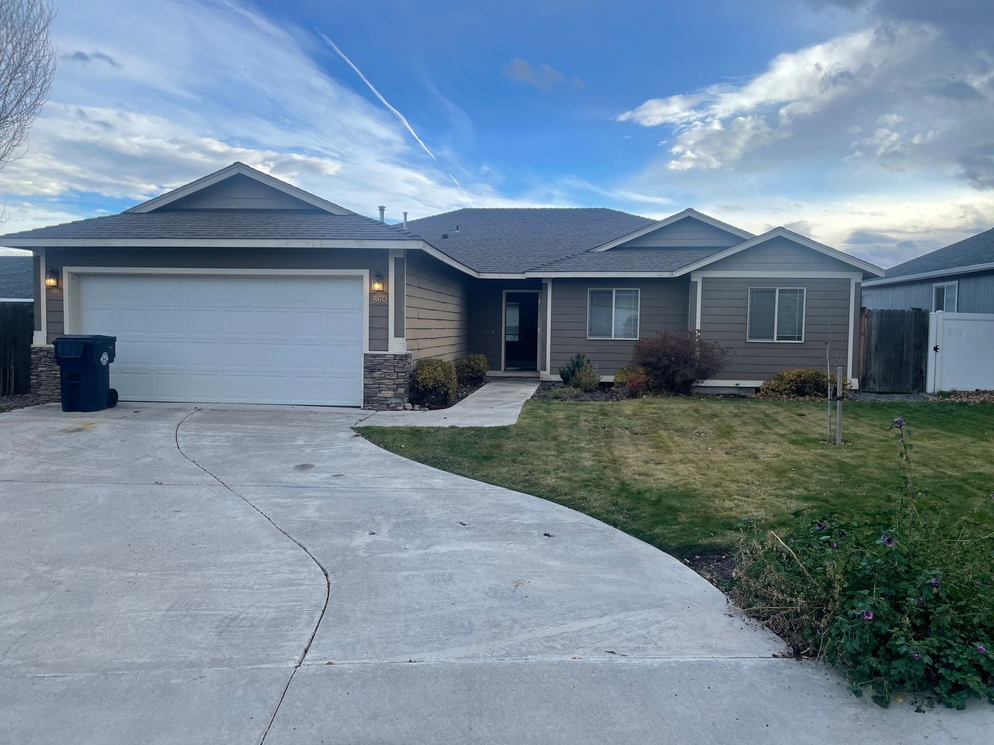 860 NE Quince Ave - Redmond - Oregon - 3 bed, 2 bath rental property