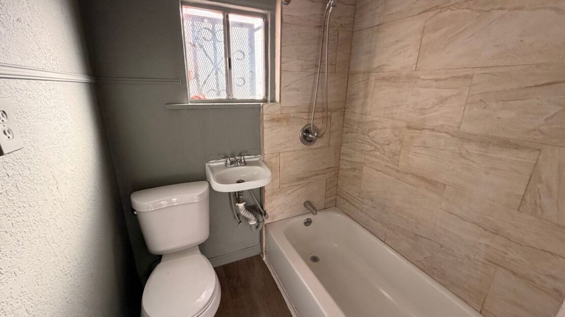 8804 Beach St  - Los Angeles - California - 1 bed, 1 bath rental property