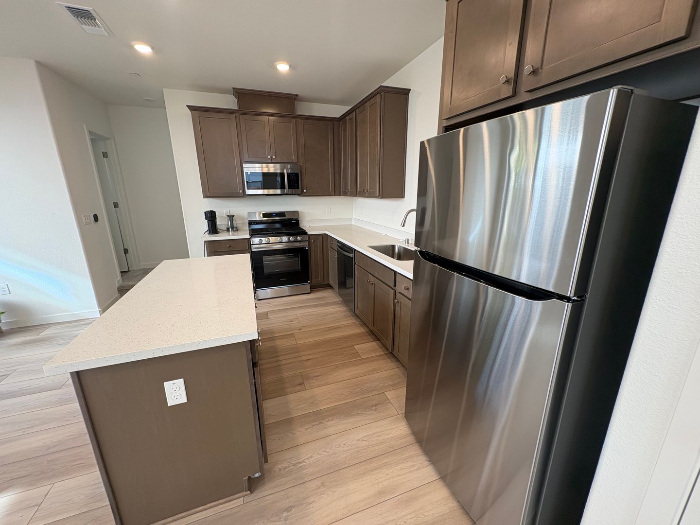 8837 J Sheehan St - Elk Grove - California - 3 bed, 2.5 bath rental property