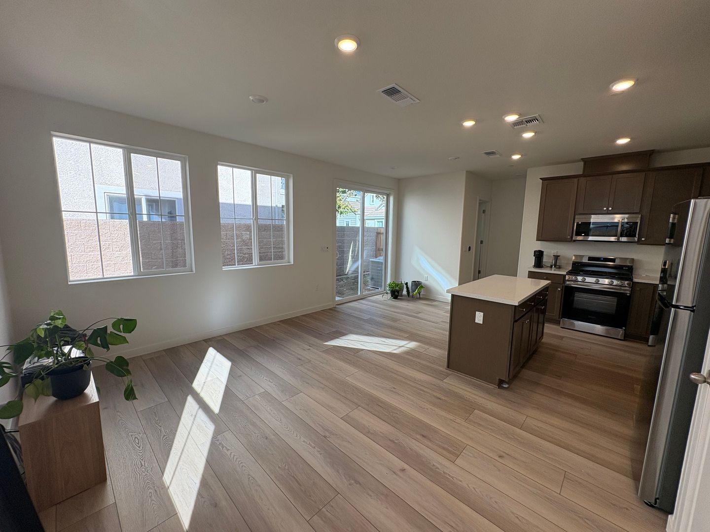 8837 J Sheehan St - Elk Grove - California - 3 bed, 2.5 bath rental property