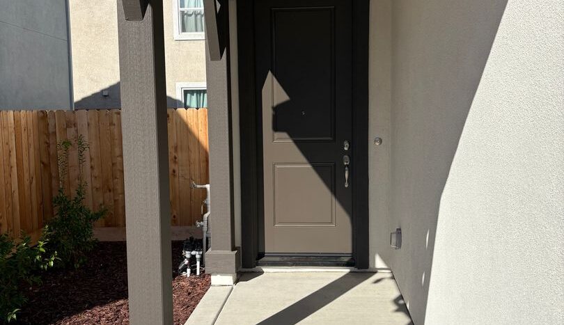 8837 J Sheehan St - Elk Grove - California - 3 bed, 2.5 bath rental property