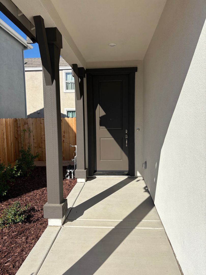 8837 J Sheehan St - Elk Grove - California - 3 bed, 2.5 bath rental property