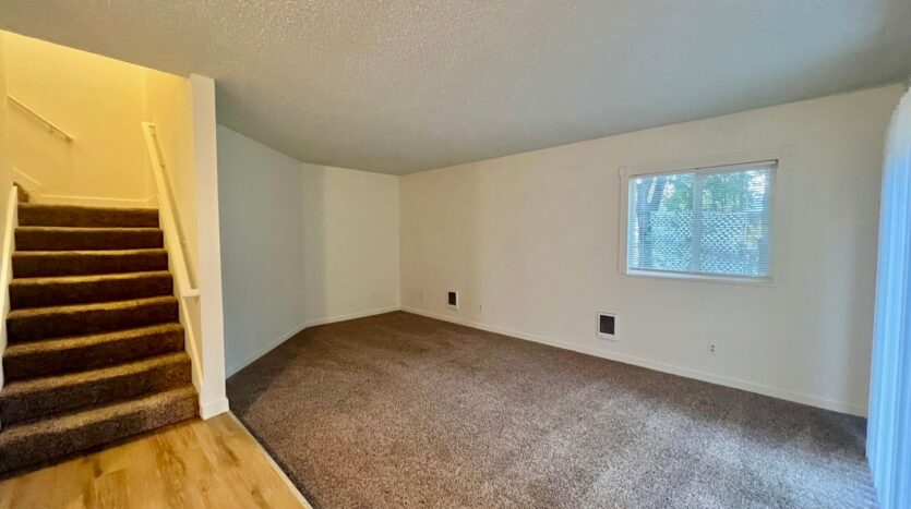 912 NE Hacienda Ct.   - Gresham - Oregon - 3 bed, 1.5 bath rental property