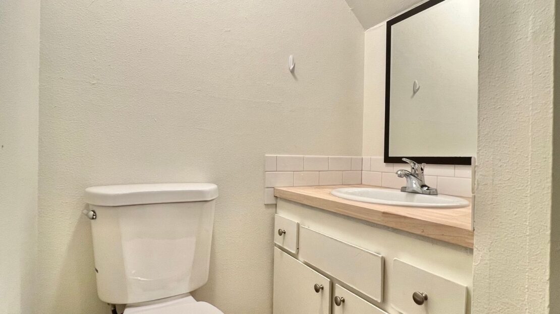 912 NE Hacienda Ct.   - Gresham - Oregon - 3 bed, 1.5 bath rental property