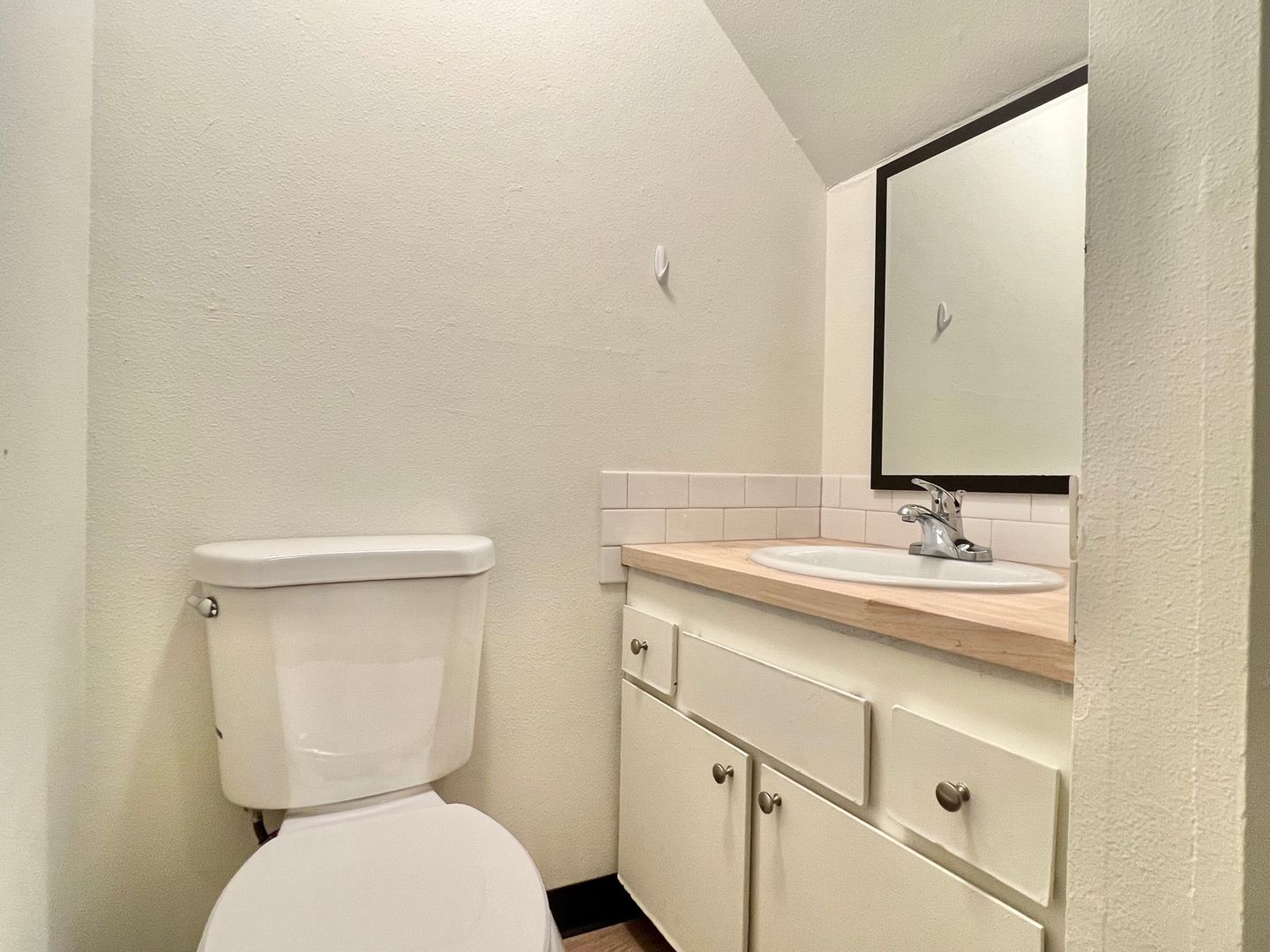 912 NE Hacienda Ct.   - Gresham - Oregon - 3 bed, 1.5 bath rental property