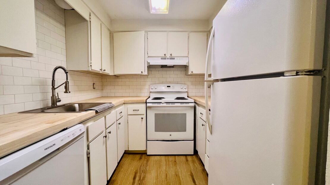 912 NE Hacienda Ct.   - Gresham - Oregon - 3 bed, 1.5 bath rental property