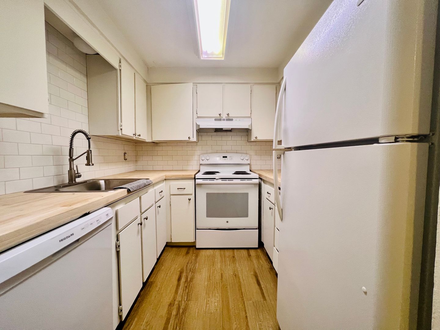 912 NE Hacienda Ct.   - Gresham - Oregon - 3 bed, 1.5 bath rental property