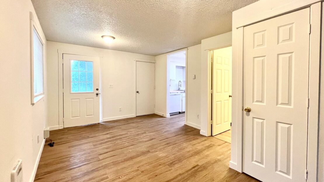 912 NE Hacienda Ct.   - Gresham - Oregon - 3 bed, 1.5 bath rental property