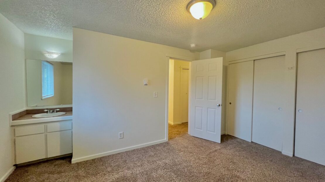 912 NE Hacienda Ct.   - Gresham - Oregon - 3 bed, 1.5 bath rental property