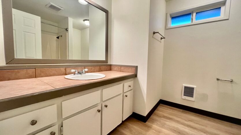 912 NE Hacienda Ct.   - Gresham - Oregon - 3 bed, 1.5 bath rental property