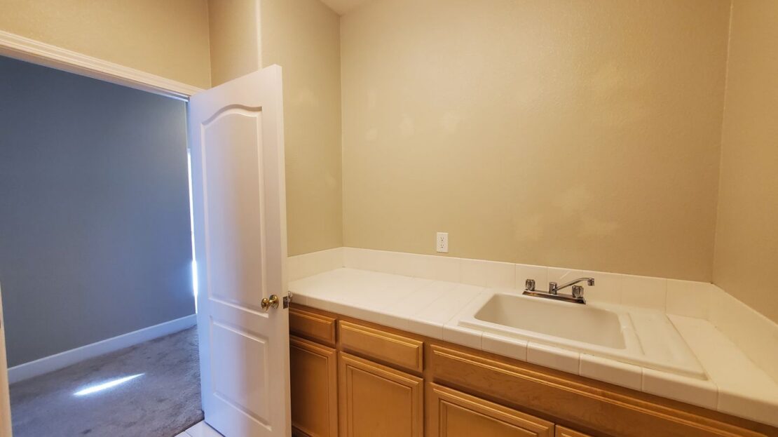 964 Maplegate Ct - Concord - California - 5 bed, 4.5 bath rental property