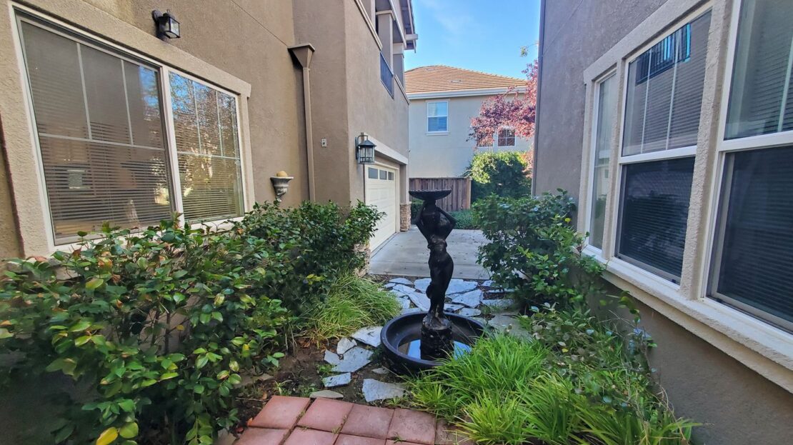 964 Maplegate Ct - Concord - California - 5 bed, 4.5 bath rental property