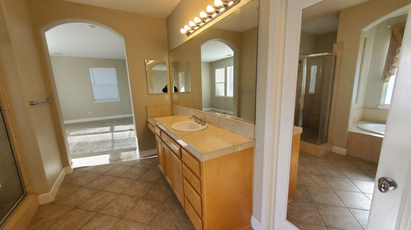 964 Maplegate Ct - Concord - California - 5 bed, 4.5 bath rental property