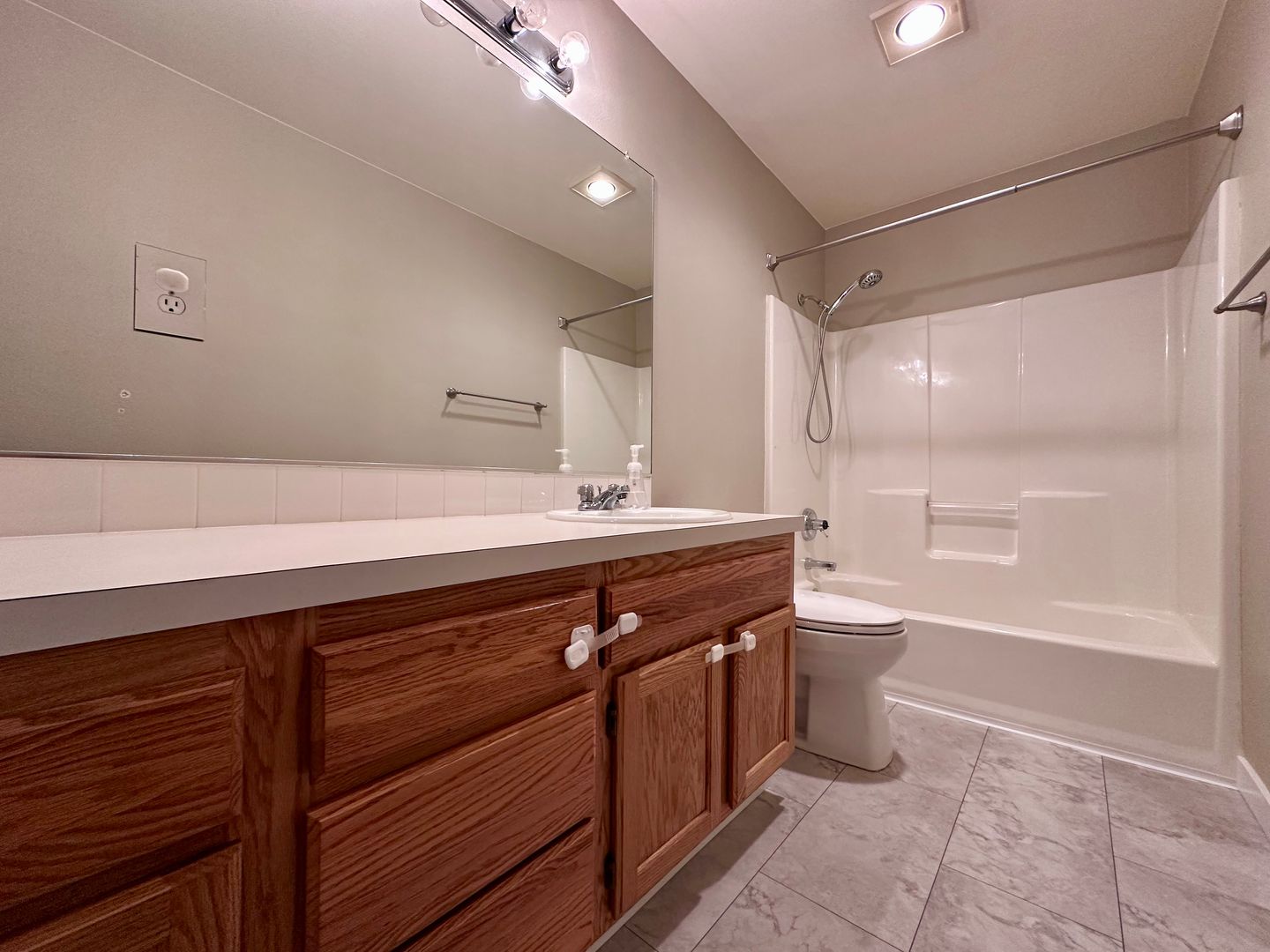 12418 SE Mountain Sun Dr. - Oregon - 3 bed, 2 bath rental property