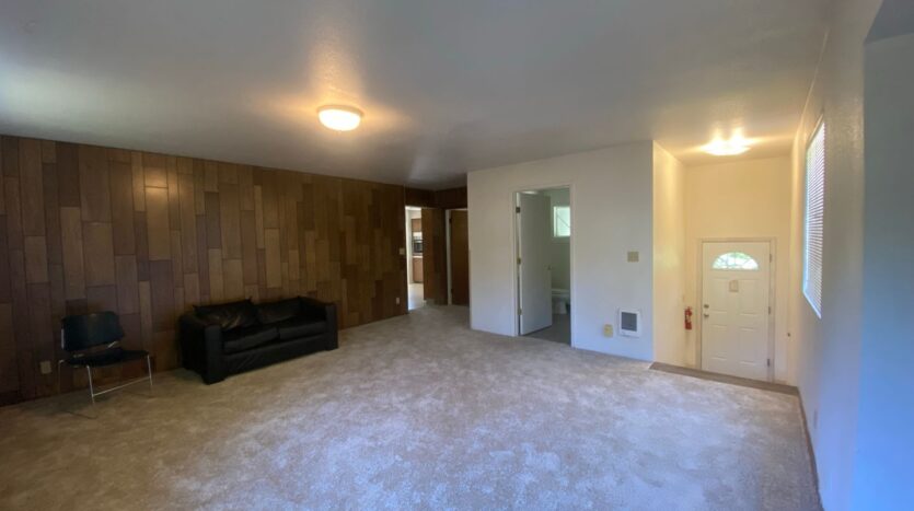 10015 SW Boones Ferry Road Room 1 - Portland - Oregon - 1 bed, 1 bath rental property