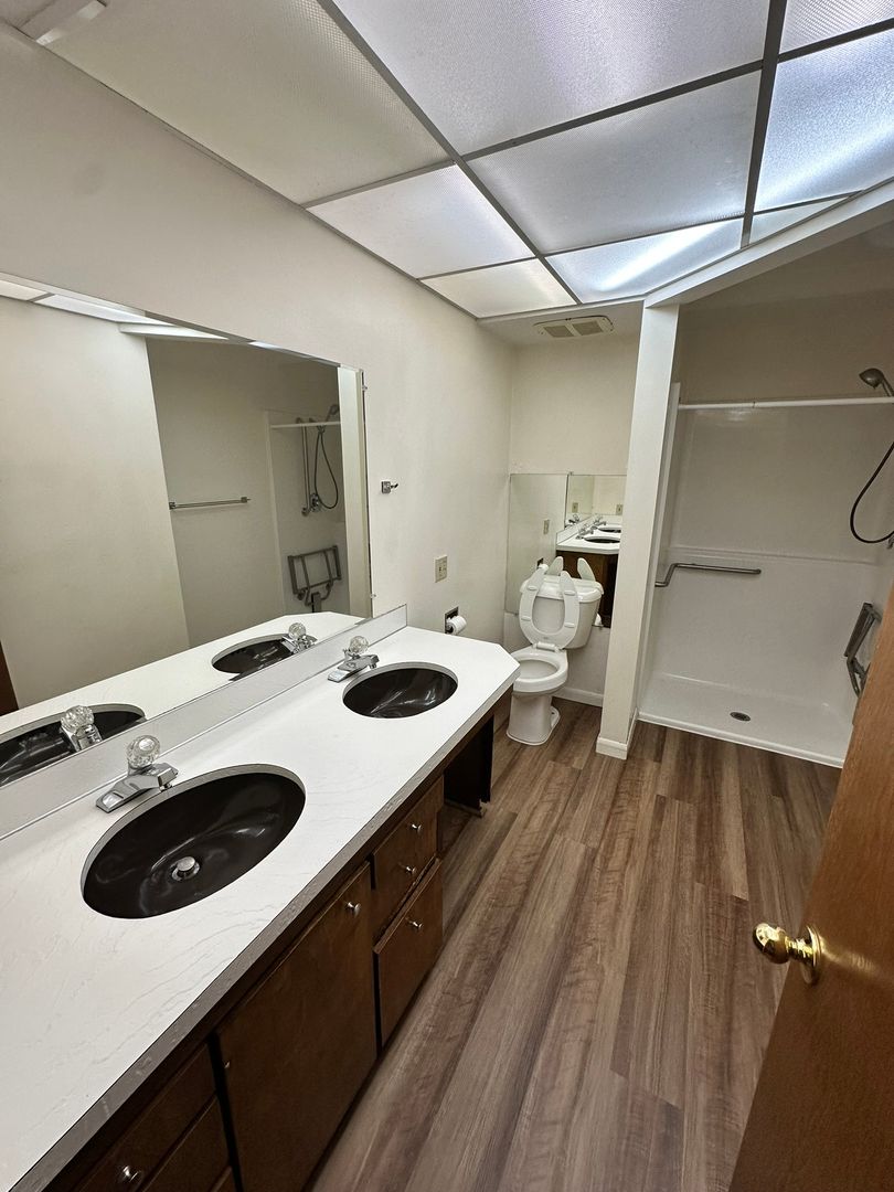 10025 SW Boones Ferry Road - Room 4 - Portland - Oregon - 1 bed, 1 bath rental property