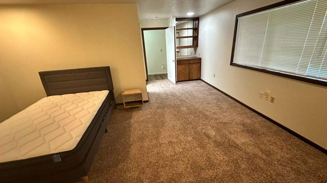 10025 SW Boones Ferry Road - Room 4 - Portland - Oregon - 1 bed, 1 bath rental property