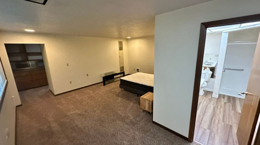 10025 SW Boones Ferry Road - Room 4 - Portland - Oregon - 1 bed, 1 bath rental property