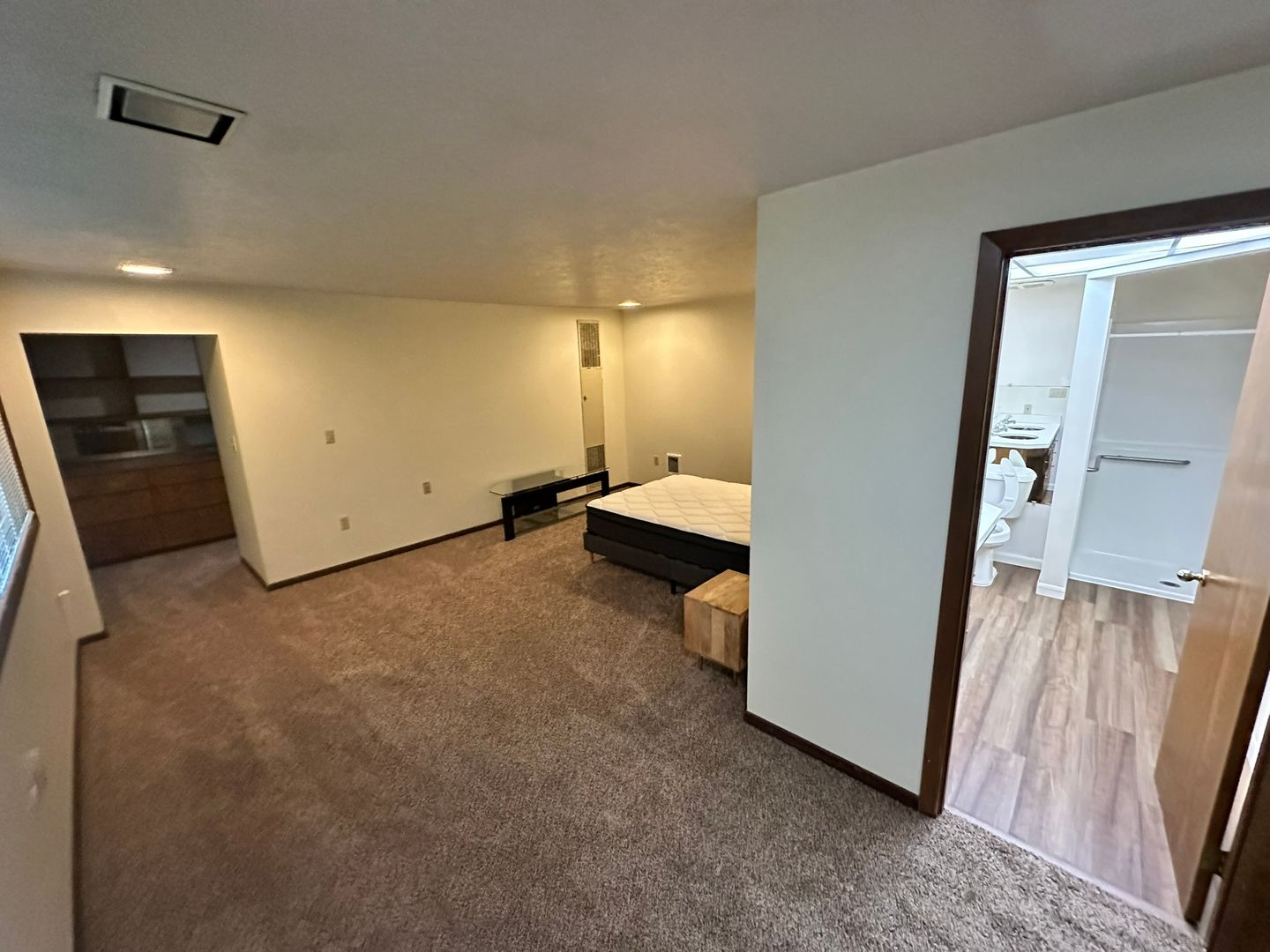 10025 SW Boones Ferry Road - Room 4 - Portland - Oregon - 1 bed, 1 bath rental property