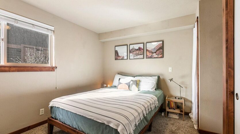 1010 NW Roanoke Avenue Unit #2 - Unit #2 - Bend - Oregon - 2 bed, 1 bath rental property