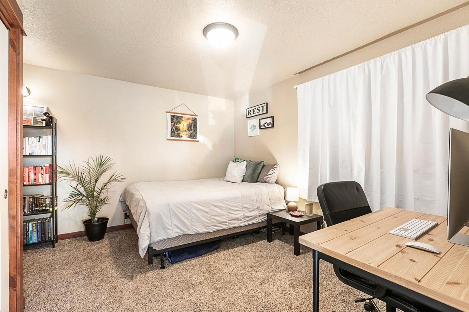 1010 NW Roanoke Avenue Unit #2 - Unit #2 - Bend - Oregon - 2 bed, 1 bath rental property