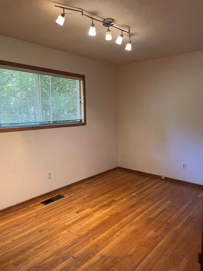 10300 SW Fourth Avenue - Room 1 - Portland - Oregon - 1 bed, 1 bath rental property