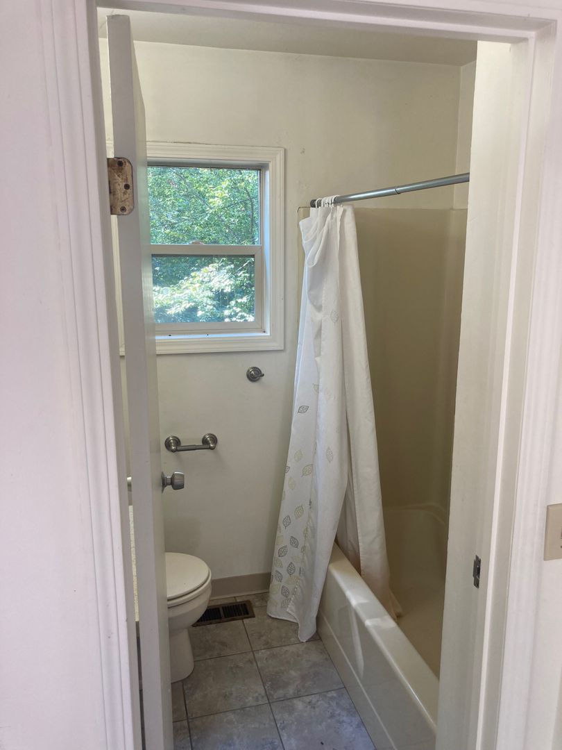 10512 SW Fourth Avenue - Portland - Oregon - 1 bed, 1 bath rental property