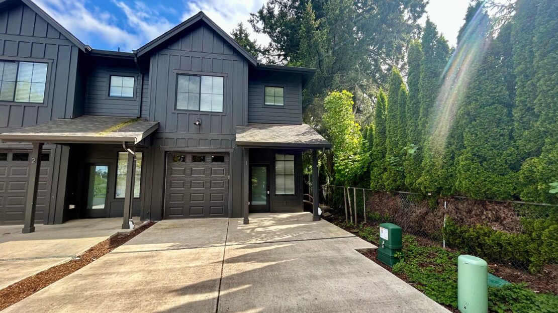 11015 NE 26th - Unit 01 - Vancouver - Washington - 3 bed, 2.5 bath rental property