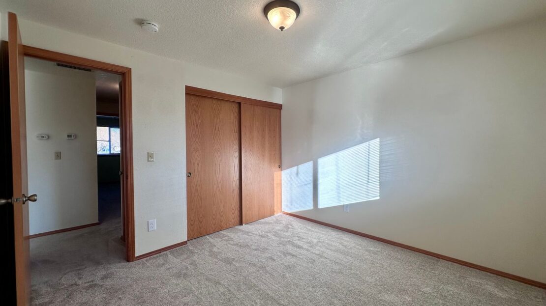 1136 SW Fox Ct - Troutdale - Oregon - 2 bed, 1 bath rental property