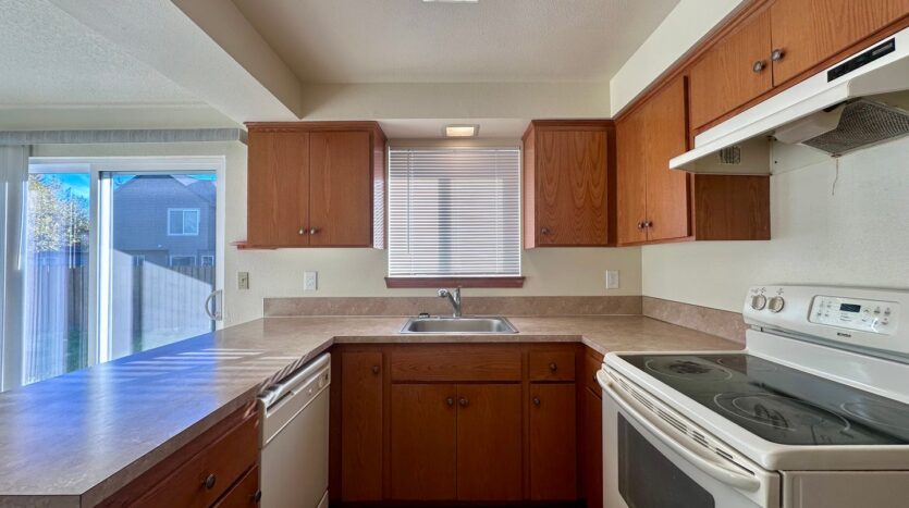 1136 SW Fox Ct - Troutdale - Oregon - 2 bed, 1 bath rental property