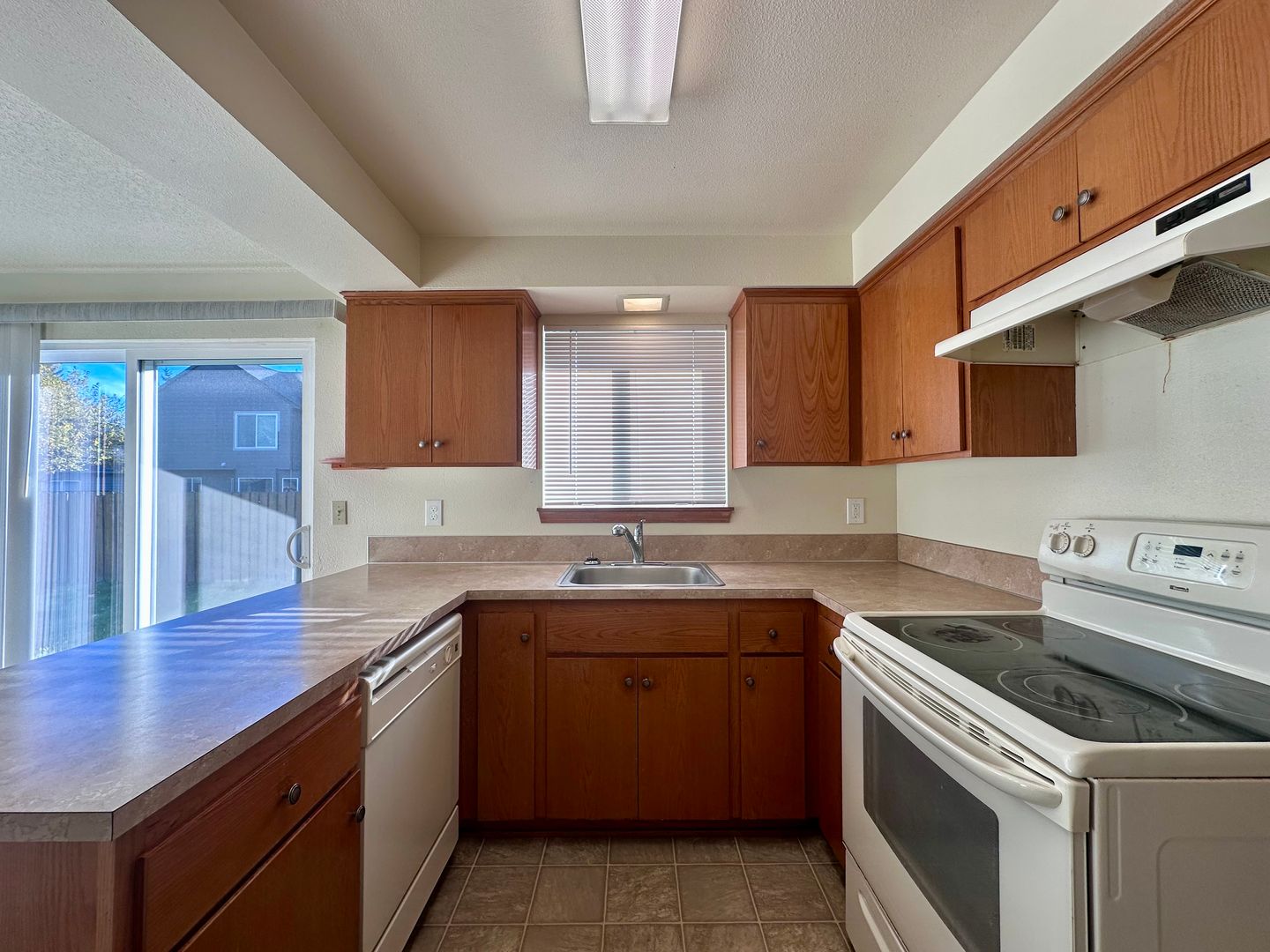 1136 SW Fox Ct - Troutdale - Oregon - 2 bed, 1 bath rental property