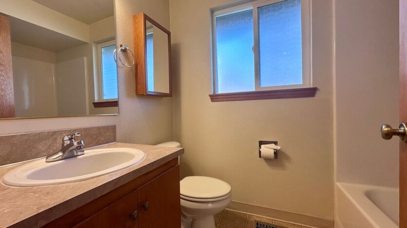 1136 SW Fox Ct - Troutdale - Oregon - 2 bed, 1 bath rental property