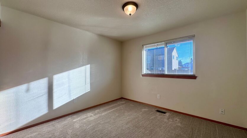 1136 SW Fox Ct - Troutdale - Oregon - 2 bed, 1 bath rental property