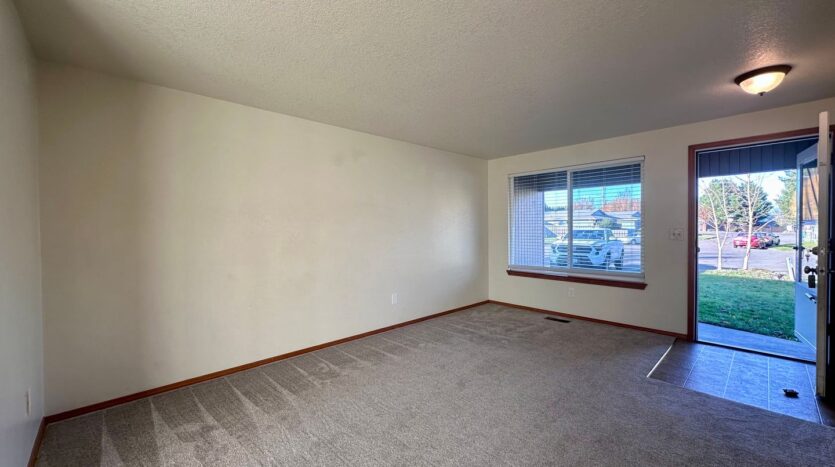 1136 SW Fox Ct - Troutdale - Oregon - 2 bed, 1 bath rental property