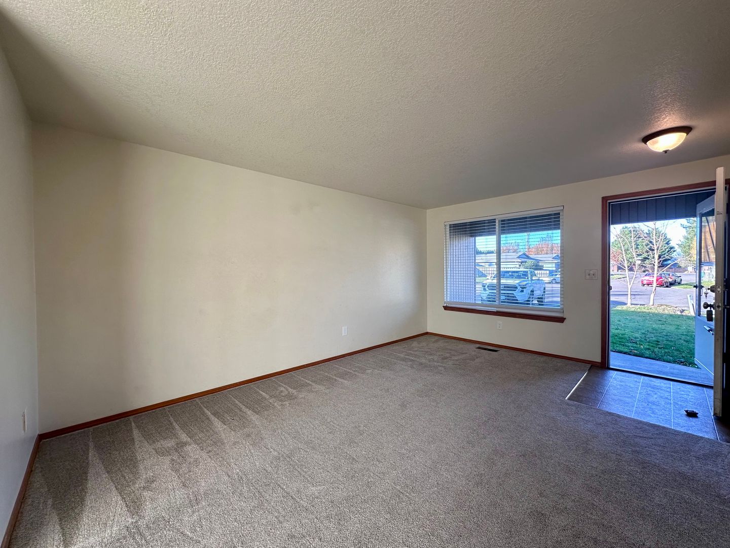 1136 SW Fox Ct - Troutdale - Oregon - 2 bed, 1 bath rental property