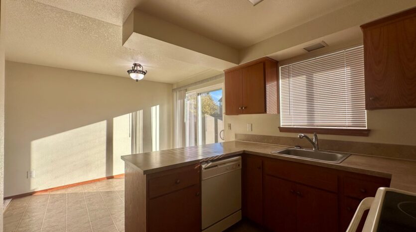 1136 SW Fox Ct - Troutdale - Oregon - 2 bed, 1 bath rental property